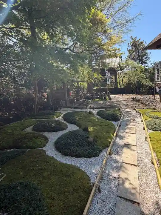 杉本寺の{uncategorized: "未分類", other: "その他", undefined: "問題あり", building: "その他建物", grave: "お墓", sacred_gate: "鳥居", guardian: "狛犬", statue: "像", buddha: "仏像", history: "歴史", nature: "自然", garden: "庭園", animal: "動物", pagoda: "塔", temizu: "手水舎", mountain_gate: "山門・神門", sanctuary: "本殿・本堂", subordinate: "末社・摂社", art: "芸術", scenery: "景色", jizo: "地蔵", ema: "絵馬", goshuin: "御朱印", omikuji: "おみくじ", items: "授与品その他", amulet: "お守り", goshuincho: "御朱印帳", eats: "食事", festival: "お祭り", votive_dance: "神楽", shichigosan: "七五三参", wedding: "結婚式", experience: "体験その他", initially: "初詣", around: "周辺", anti_infection: "感染症対策"}