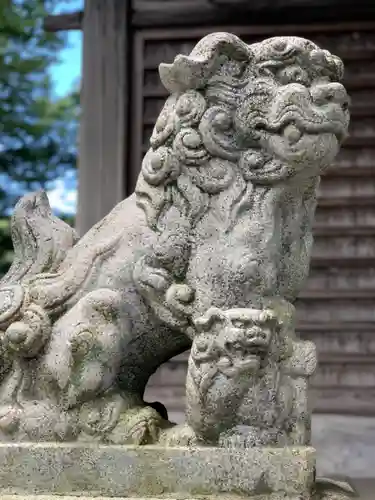 淺間神社（忍野八海）の狛犬