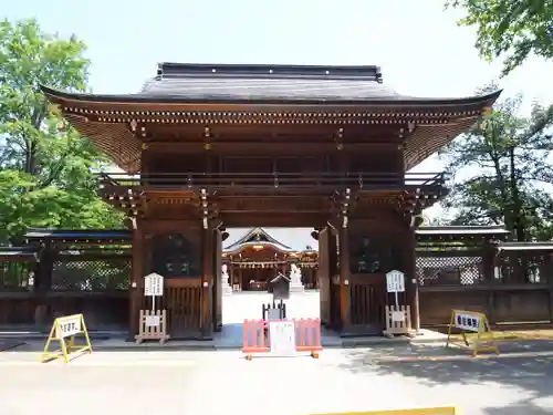 諏訪神社の山門・神門