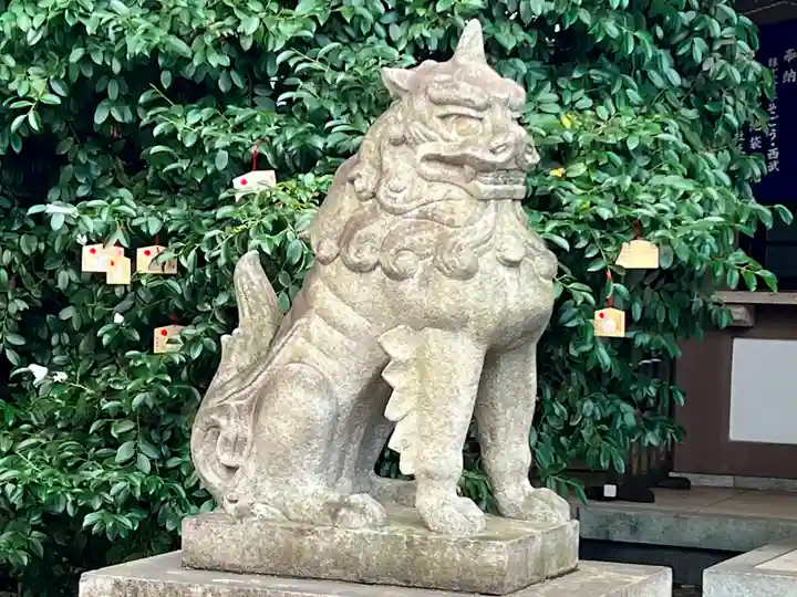 大鳥神社の狛犬