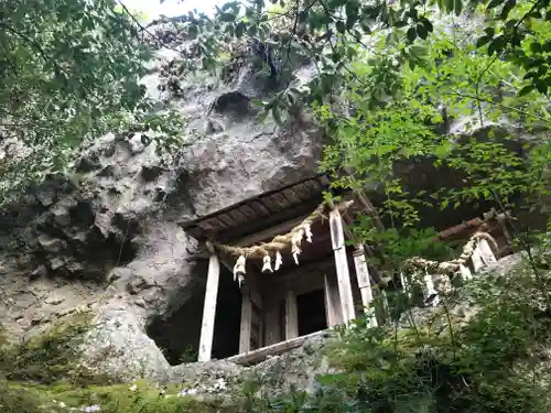 岩屋神社の末社