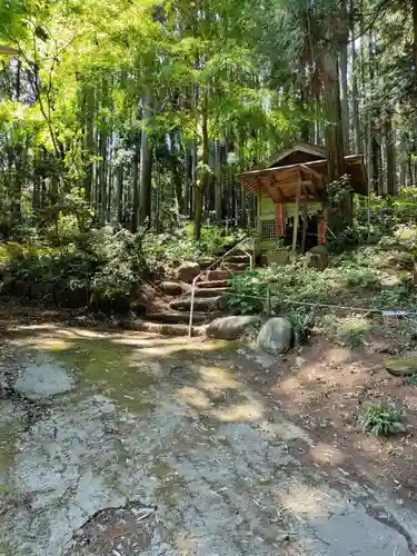 藏皇神社の庭園