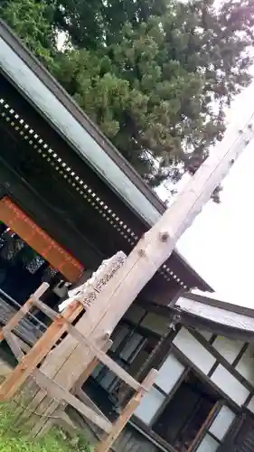 諏訪護国神社の本殿