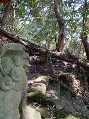 神社(名称不明)の狛犬