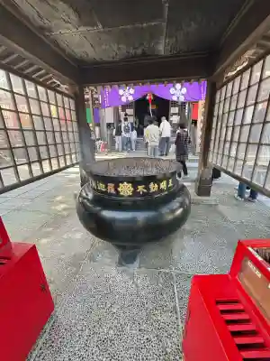 倶利迦羅不動寺山頂本堂の{uncategorized: "未分類", other: "その他", undefined: "問題あり", building: "その他建物", grave: "お墓", sacred_gate: "鳥居", guardian: "狛犬", statue: "像", buddha: "仏像", history: "歴史", nature: "自然", garden: "庭園", animal: "動物", pagoda: "塔", temizu: "手水舎", mountain_gate: "山門・神門", sanctuary: "本殿・本堂", subordinate: "末社・摂社", art: "芸術", scenery: "景色", jizo: "地蔵", ema: "絵馬", goshuin: "御朱印", omikuji: "おみくじ", items: "授与品その他", amulet: "お守り", goshuincho: "御朱印帳", eats: "食事", festival: "お祭り", votive_dance: "神楽", shichigosan: "七五三参", wedding: "結婚式", experience: "体験その他", initially: "初詣", around: "周辺", anti_infection: "感染症対策"}