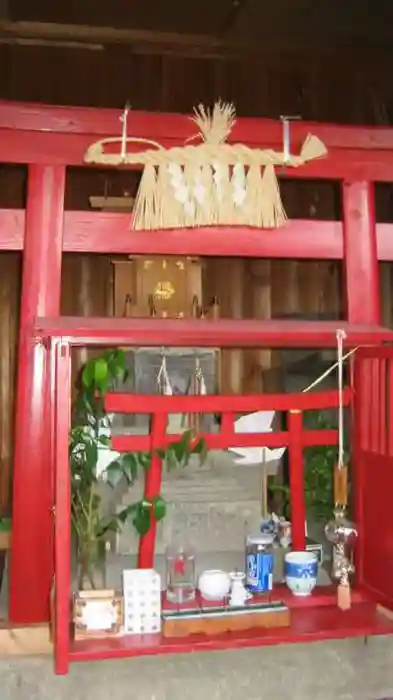 花知稲荷神社の本殿