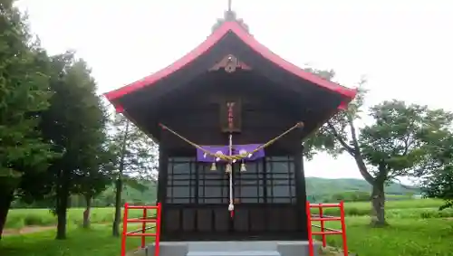 美沢神社の本殿