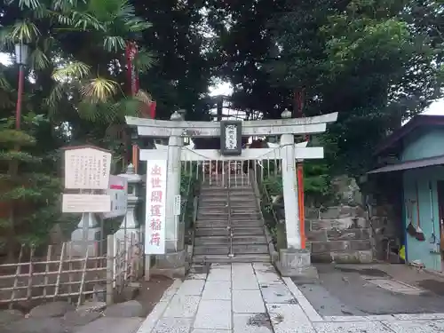 成田山新勝寺の鳥居