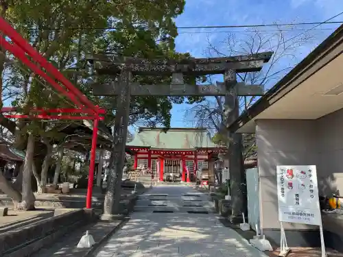 鹿島御児神社の{uncategorized: "未分類", other: "その他", undefined: "問題あり", building: "その他建物", grave: "お墓", sacred_gate: "鳥居", guardian: "狛犬", statue: "像", buddha: "仏像", history: "歴史", nature: "自然", garden: "庭園", animal: "動物", pagoda: "塔", temizu: "手水舎", mountain_gate: "山門・神門", sanctuary: "本殿・本堂", subordinate: "末社・摂社", art: "芸術", scenery: "景色", jizo: "地蔵", ema: "絵馬", goshuin: "御朱印", omikuji: "おみくじ", items: "授与品その他", amulet: "お守り", goshuincho: "御朱印帳", eats: "食事", festival: "お祭り", votive_dance: "神楽", shichigosan: "七五三参", wedding: "結婚式", experience: "体験その他", initially: "初詣", around: "周辺", anti_infection: "感染症対策"}