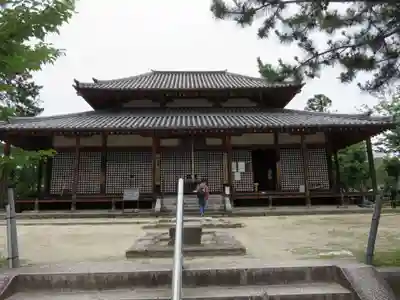西大寺の本殿・本堂