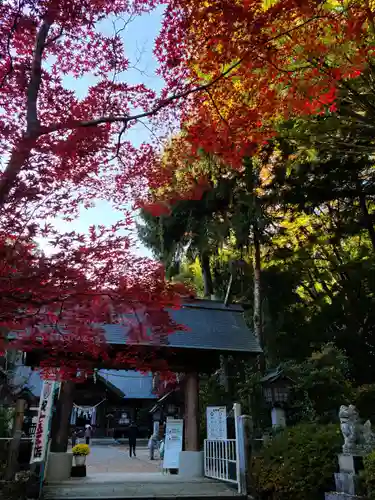 神明社の山門