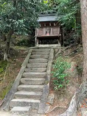 敢國神社の末社・摂社