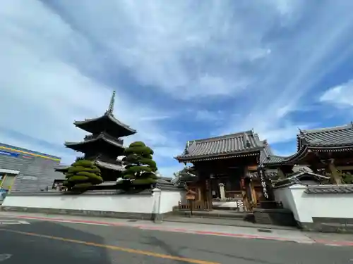 龍原寺の山門