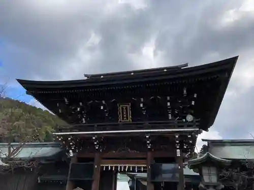 宮地嶽神社の山門