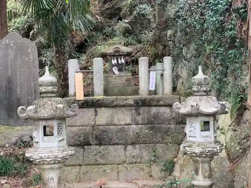 涌釜神社の末社