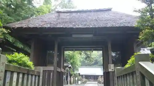 川勾神社の山門