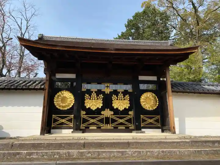 醍醐寺の山門・神門