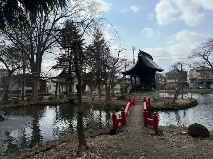 鳥海月山両所宮の{uncategorized: "未分類", other: "その他", undefined: "問題あり", building: "その他建物", grave: "お墓", sacred_gate: "鳥居", guardian: "狛犬", statue: "像", buddha: "仏像", history: "歴史", nature: "自然", garden: "庭園", animal: "動物", pagoda: "塔", temizu: "手水舎", mountain_gate: "山門・神門", sanctuary: "本殿・本堂", subordinate: "末社・摂社", art: "芸術", scenery: "景色", jizo: "地蔵", ema: "絵馬", goshuin: "御朱印", omikuji: "おみくじ", items: "授与品その他", amulet: "お守り", goshuincho: "御朱印帳", eats: "食事", festival: "お祭り", votive_dance: "神楽", shichigosan: "七五三参", wedding: "結婚式", experience: "体験その他", initially: "初詣", around: "周辺", anti_infection: "感染症対策"}