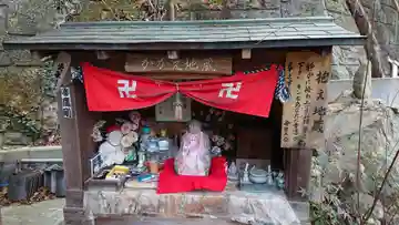 かかえ地蔵の本殿・本堂