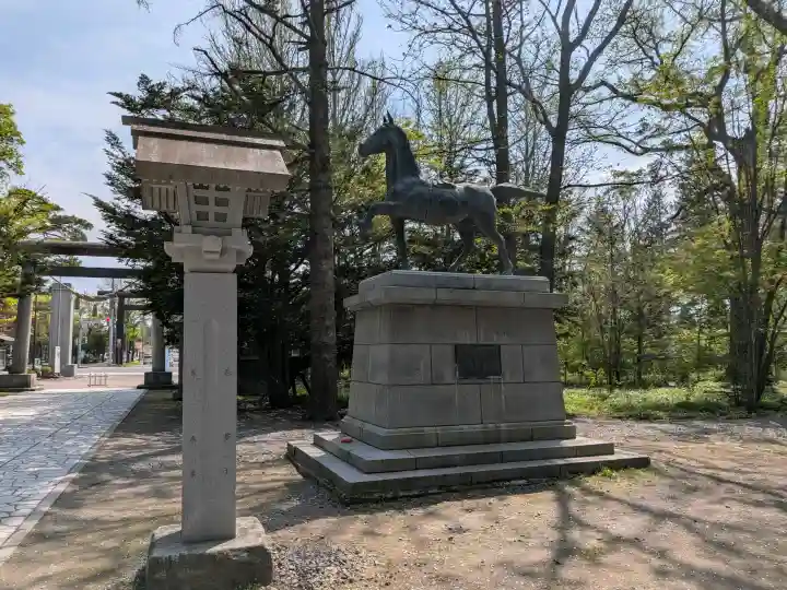 帯廣神社の{uncategorized: "未分類", other: "その他", undefined: "問題あり", building: "その他建物", grave: "お墓", sacred_gate: "鳥居", guardian: "狛犬", statue: "像", buddha: "仏像", history: "歴史", nature: "自然", garden: "庭園", animal: "動物", pagoda: "塔", temizu: "手水舎", mountain_gate: "山門・神門", sanctuary: "本殿・本堂", subordinate: "末社・摂社", art: "芸術", scenery: "景色", jizo: "地蔵", ema: "絵馬", goshuin: "御朱印", omikuji: "おみくじ", items: "授与品その他", amulet: "お守り", goshuincho: "御朱印帳", eats: "食事", festival: "お祭り", votive_dance: "神楽", shichigosan: "七五三参", wedding: "結婚式", experience: "体験その他", initially: "初詣", around: "周辺", anti_infection: "感染症対策"}