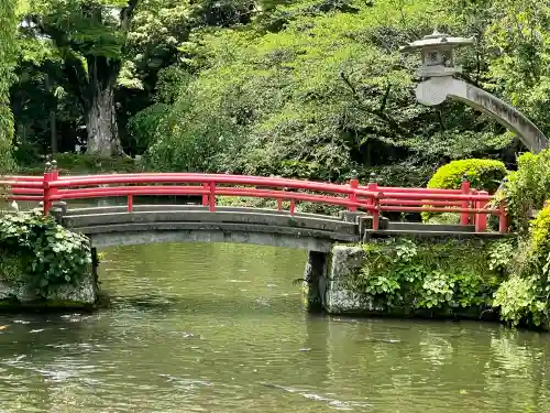 三嶋大社の{uncategorized: "未分類", other: "その他", undefined: "問題あり", building: "その他建物", grave: "お墓", sacred_gate: "鳥居", guardian: "狛犬", statue: "像", buddha: "仏像", history: "歴史", nature: "自然", garden: "庭園", animal: "動物", pagoda: "塔", temizu: "手水舎", mountain_gate: "山門・神門", sanctuary: "本殿・本堂", subordinate: "末社・摂社", art: "芸術", scenery: "景色", jizo: "地蔵", ema: "絵馬", goshuin: "御朱印", omikuji: "おみくじ", items: "授与品その他", amulet: "お守り", goshuincho: "御朱印帳", eats: "食事", festival: "お祭り", votive_dance: "神楽", shichigosan: "七五三参", wedding: "結婚式", experience: "体験その他", initially: "初詣", around: "周辺", anti_infection: "感染症対策"}