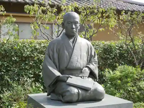 松陰神社の像