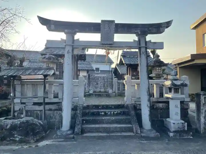大神宮の{uncategorized: "未分類", other: "その他", undefined: "問題あり", building: "その他建物", grave: "お墓", sacred_gate: "鳥居", guardian: "狛犬", statue: "像", buddha: "仏像", history: "歴史", nature: "自然", garden: "庭園", animal: "動物", pagoda: "塔", temizu: "手水舎", mountain_gate: "山門・神門", sanctuary: "本殿・本堂", subordinate: "末社・摂社", art: "芸術", scenery: "景色", jizo: "地蔵", ema: "絵馬", goshuin: "御朱印", omikuji: "おみくじ", items: "授与品その他", amulet: "お守り", goshuincho: "御朱印帳", eats: "食事", festival: "お祭り", votive_dance: "神楽", shichigosan: "七五三参", wedding: "結婚式", experience: "体験その他", initially: "初詣", around: "周辺", anti_infection: "感染症対策"}