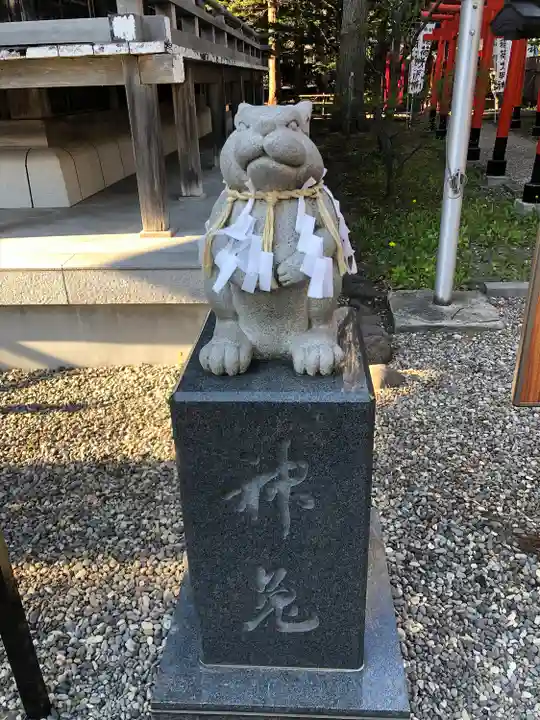 湯倉神社の像