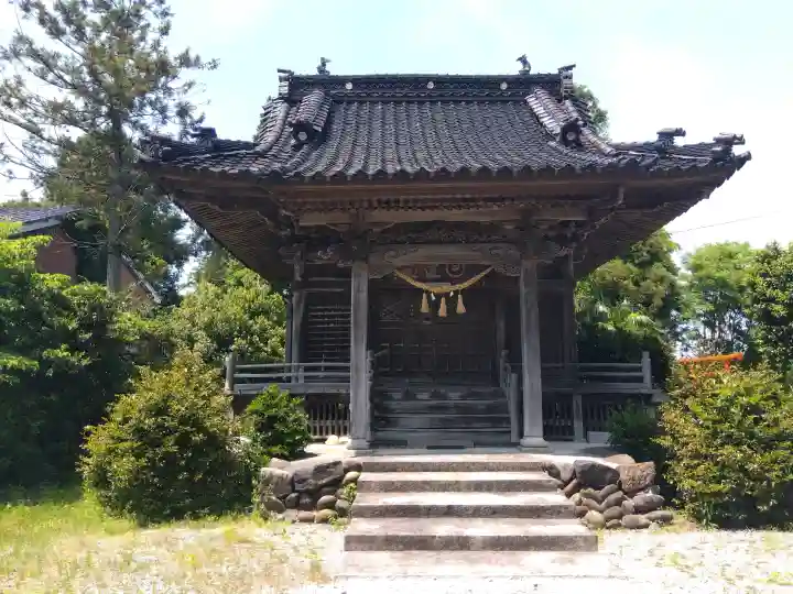 日置神社の{uncategorized: "未分類", other: "その他", undefined: "問題あり", building: "その他建物", grave: "お墓", sacred_gate: "鳥居", guardian: "狛犬", statue: "像", buddha: "仏像", history: "歴史", nature: "自然", garden: "庭園", animal: "動物", pagoda: "塔", temizu: "手水舎", mountain_gate: "山門・神門", sanctuary: "本殿・本堂", subordinate: "末社・摂社", art: "芸術", scenery: "景色", jizo: "地蔵", ema: "絵馬", goshuin: "御朱印", omikuji: "おみくじ", items: "授与品その他", amulet: "お守り", goshuincho: "御朱印帳", eats: "食事", festival: "お祭り", votive_dance: "神楽", shichigosan: "七五三参", wedding: "結婚式", experience: "体験その他", initially: "初詣", around: "周辺", anti_infection: "感染症対策"}