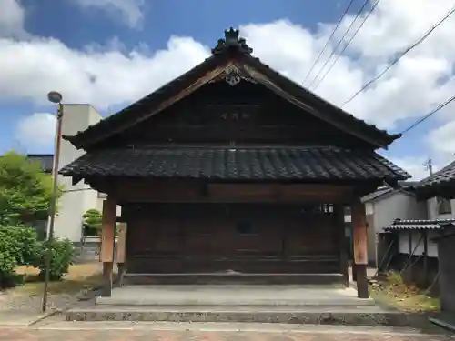 観音寺の本殿