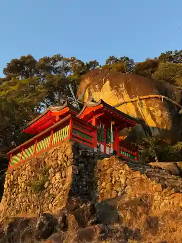 神倉神社(熊野速玉大社摂社)の{uncategorized: "未分類", other: "その他", undefined: "問題あり", building: "その他建物", grave: "お墓", sacred_gate: "鳥居", guardian: "狛犬", statue: "像", buddha: "仏像", history: "歴史", nature: "自然", garden: "庭園", animal: "動物", pagoda: "塔", temizu: "手水舎", mountain_gate: "山門・神門", sanctuary: "本殿・本堂", subordinate: "末社・摂社", art: "芸術", scenery: "景色", jizo: "地蔵", ema: "絵馬", goshuin: "御朱印", omikuji: "おみくじ", items: "授与品その他", amulet: "お守り", goshuincho: "御朱印帳", eats: "食事", festival: "お祭り", votive_dance: "神楽", shichigosan: "七五三参", wedding: "結婚式", experience: "体験その他", initially: "初詣", around: "周辺", anti_infection: "感染症対策"}