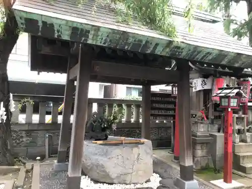 三島神社の手水舎