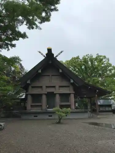 安房神社の本殿・本堂