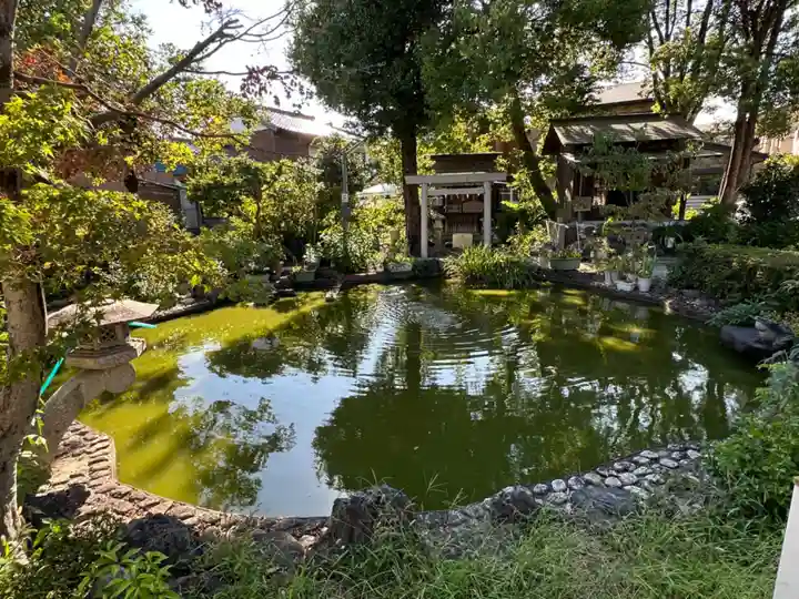 神館神社の庭園