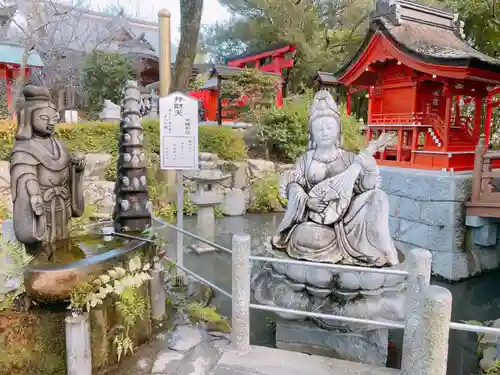 田村神社の像