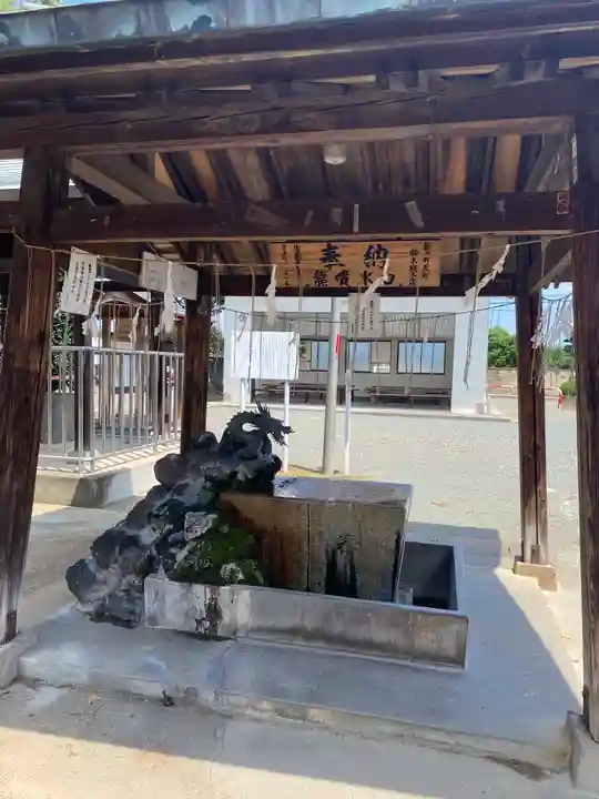 小泉稲荷神社の手水舎