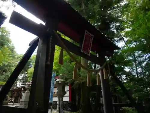 新屋山神社の鳥居