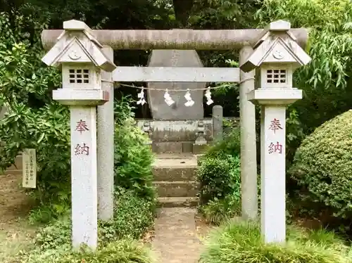 新倉氷川八幡神社の末社・摂社