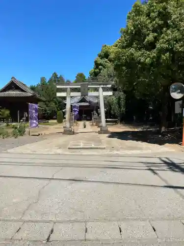 伏木香取神社の{uncategorized: "未分類", other: "その他", undefined: "問題あり", building: "その他建物", grave: "お墓", sacred_gate: "鳥居", guardian: "狛犬", statue: "像", buddha: "仏像", history: "歴史", nature: "自然", garden: "庭園", animal: "動物", pagoda: "塔", temizu: "手水舎", mountain_gate: "山門・神門", sanctuary: "本殿・本堂", subordinate: "末社・摂社", art: "芸術", scenery: "景色", jizo: "地蔵", ema: "絵馬", goshuin: "御朱印", omikuji: "おみくじ", items: "授与品その他", amulet: "お守り", goshuincho: "御朱印帳", eats: "食事", festival: "お祭り", votive_dance: "神楽", shichigosan: "七五三参", wedding: "結婚式", experience: "体験その他", initially: "初詣", around: "周辺", anti_infection: "感染症対策"}