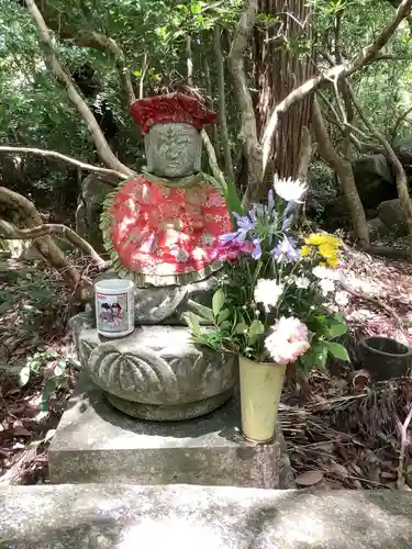 猿投神社山中観音堂の地蔵