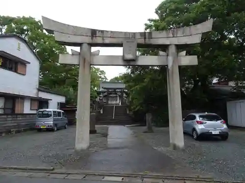 諏訪神社の鳥居