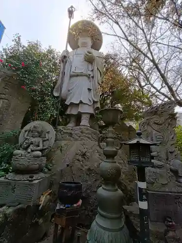 玉眞院玉川大師の{uncategorized: "未分類", other: "その他", undefined: "問題あり", building: "その他建物", grave: "お墓", sacred_gate: "鳥居", guardian: "狛犬", statue: "像", buddha: "仏像", history: "歴史", nature: "自然", garden: "庭園", animal: "動物", pagoda: "塔", temizu: "手水舎", mountain_gate: "山門・神門", sanctuary: "本殿・本堂", subordinate: "末社・摂社", art: "芸術", scenery: "景色", jizo: "地蔵", ema: "絵馬", goshuin: "御朱印", omikuji: "おみくじ", items: "授与品その他", amulet: "お守り", goshuincho: "御朱印帳", eats: "食事", festival: "お祭り", votive_dance: "神楽", shichigosan: "七五三参", wedding: "結婚式", experience: "体験その他", initially: "初詣", around: "周辺", anti_infection: "感染症対策"}