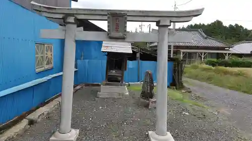 戸川稲荷神社の鳥居