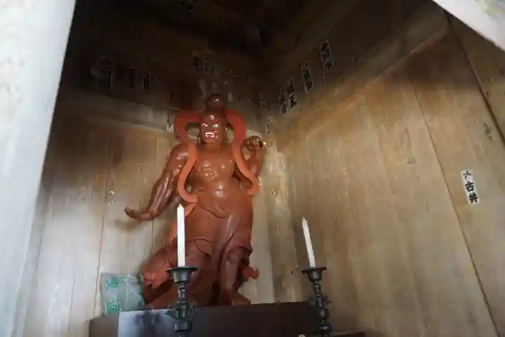 身延山奥之院思親閣の像