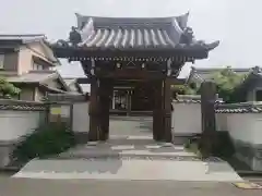 龍運寺の山門