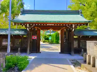 植田八幡宮の山門・神門