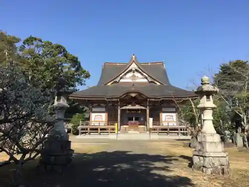 鏡忍寺の本殿・本堂