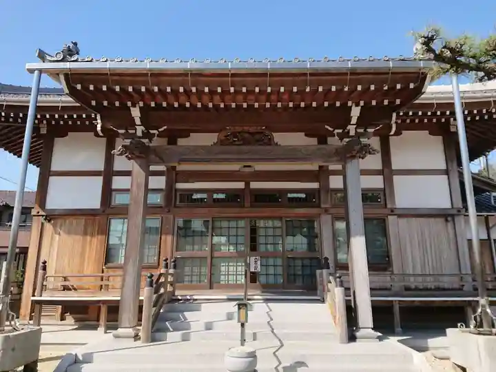 瑞用寺の本殿・本堂