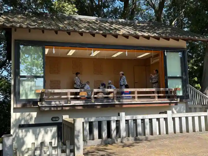 神鳥前川神社の{uncategorized: "未分類", other: "その他", undefined: "問題あり", building: "その他建物", grave: "お墓", sacred_gate: "鳥居", guardian: "狛犬", statue: "像", buddha: "仏像", history: "歴史", nature: "自然", garden: "庭園", animal: "動物", pagoda: "塔", temizu: "手水舎", mountain_gate: "山門・神門", sanctuary: "本殿・本堂", subordinate: "末社・摂社", art: "芸術", scenery: "景色", jizo: "地蔵", ema: "絵馬", goshuin: "御朱印", omikuji: "おみくじ", items: "授与品その他", amulet: "お守り", goshuincho: "御朱印帳", eats: "食事", festival: "お祭り", votive_dance: "神楽", shichigosan: "七五三参", wedding: "結婚式", experience: "体験その他", initially: "初詣", around: "周辺", anti_infection: "感染症対策"}