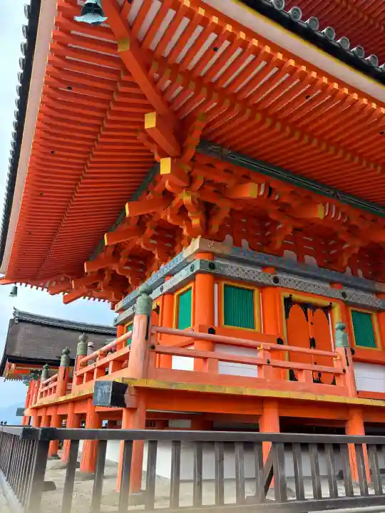 清水寺の{uncategorized: "未分類", other: "その他", undefined: "問題あり", building: "その他建物", grave: "お墓", sacred_gate: "鳥居", guardian: "狛犬", statue: "像", buddha: "仏像", history: "歴史", nature: "自然", garden: "庭園", animal: "動物", pagoda: "塔", temizu: "手水舎", mountain_gate: "山門・神門", sanctuary: "本殿・本堂", subordinate: "末社・摂社", art: "芸術", scenery: "景色", jizo: "地蔵", ema: "絵馬", goshuin: "御朱印", omikuji: "おみくじ", items: "授与品その他", amulet: "お守り", goshuincho: "御朱印帳", eats: "食事", festival: "お祭り", votive_dance: "神楽", shichigosan: "七五三参", wedding: "結婚式", experience: "体験その他", initially: "初詣", around: "周辺", anti_infection: "感染症対策"}